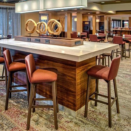 Courtyard By Marriott Springfield Hotel Екстериор снимка