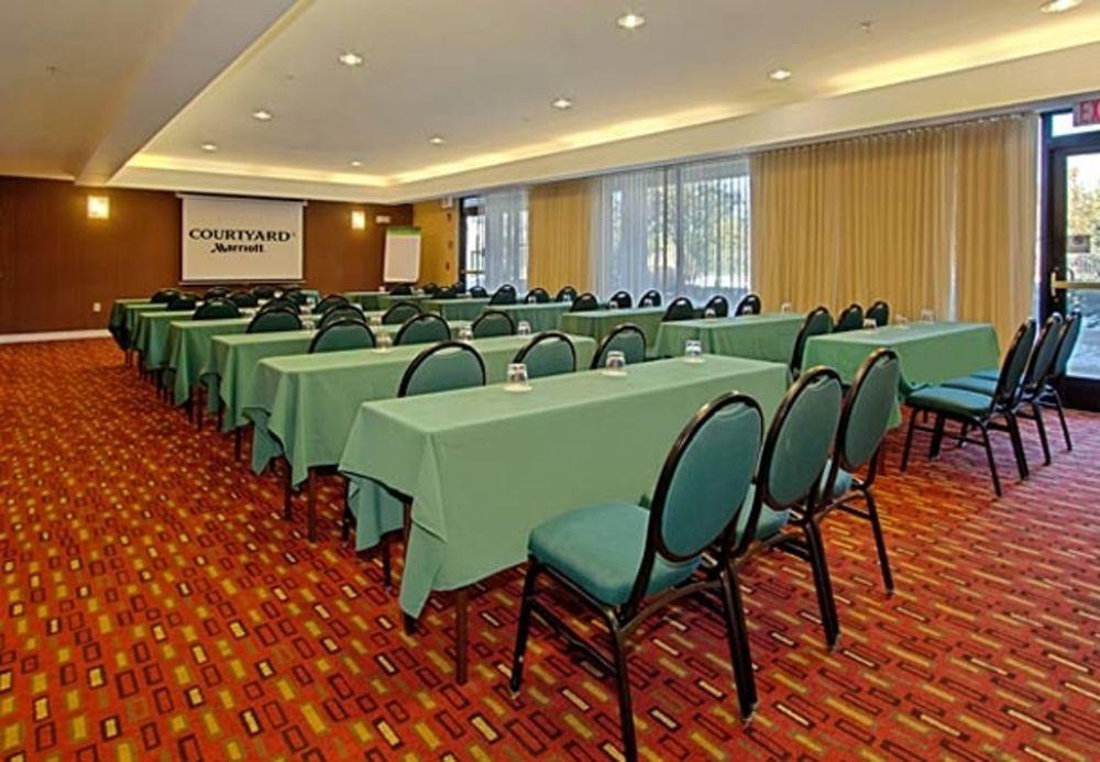 Courtyard By Marriott Springfield Hotel Екстериор снимка