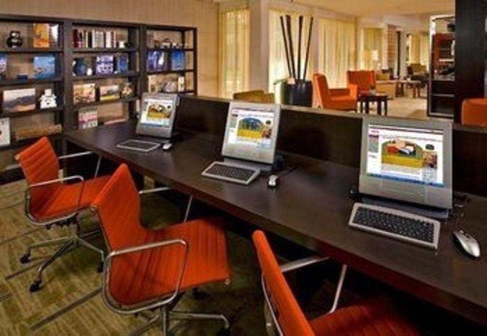Courtyard By Marriott Springfield Hotel Екстериор снимка