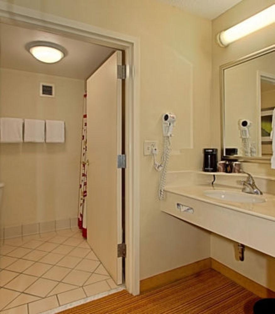 Courtyard By Marriott Springfield Hotel Екстериор снимка