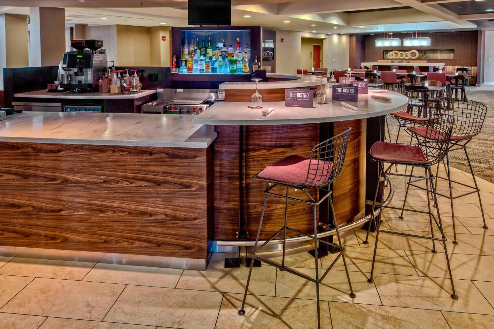 Courtyard By Marriott Springfield Hotel Екстериор снимка