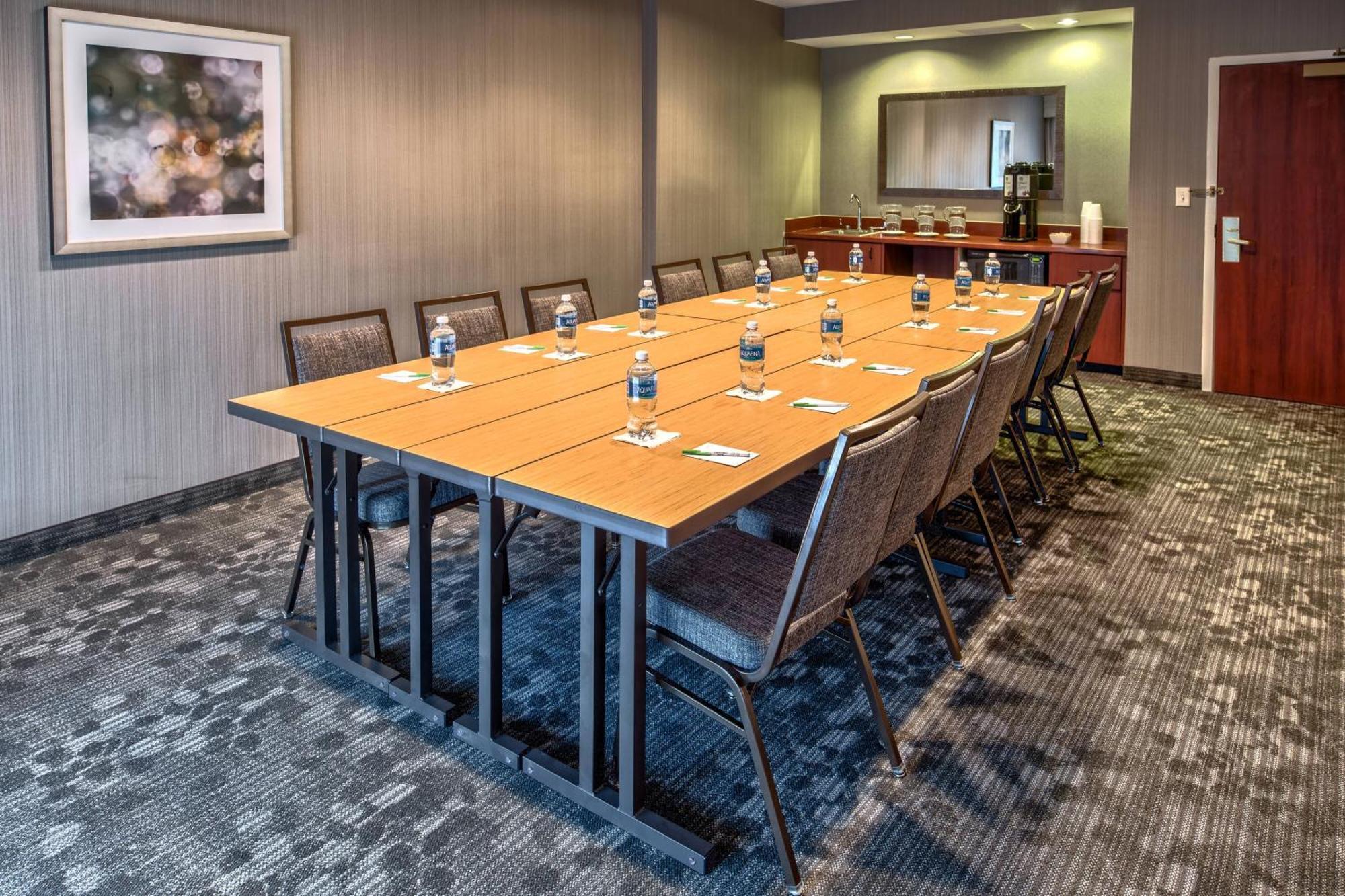 Courtyard By Marriott Springfield Hotel Екстериор снимка