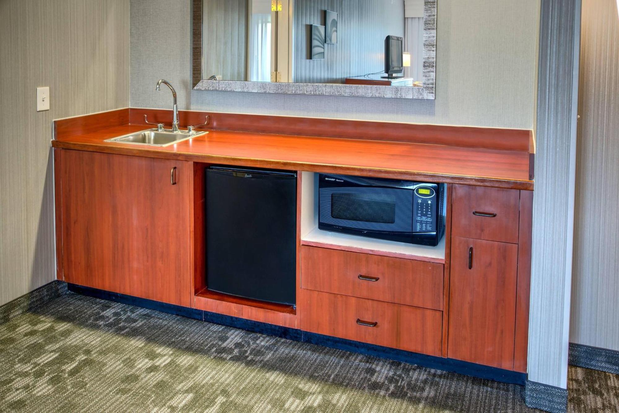 Courtyard By Marriott Springfield Hotel Екстериор снимка