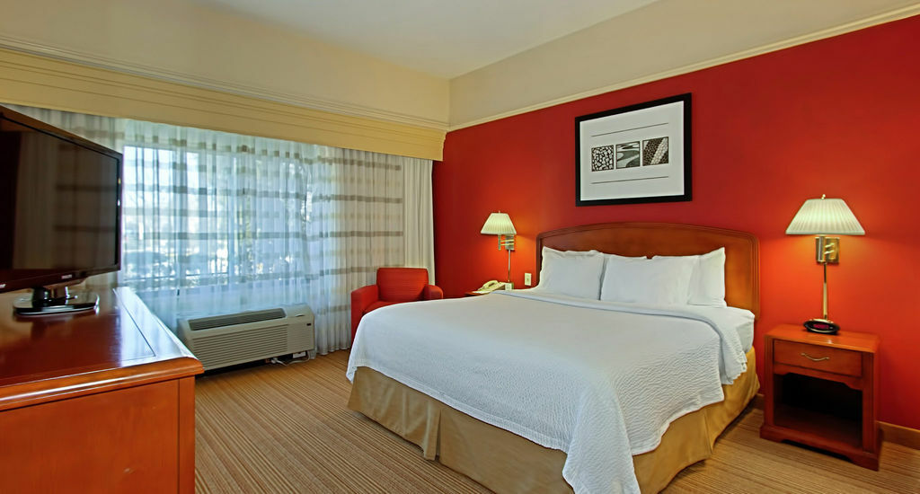 Courtyard By Marriott Springfield Hotel Екстериор снимка